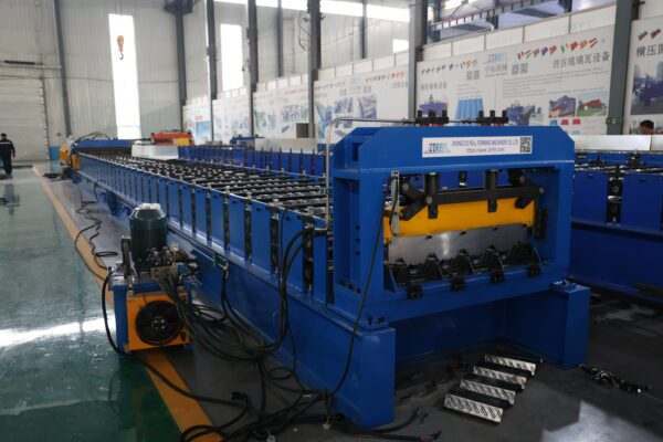Bodenbelag-Rollformmaschine