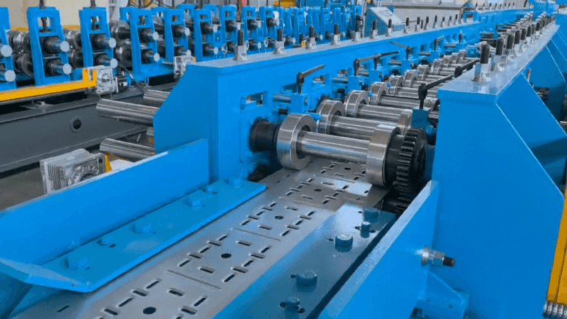 "Russian-style" cable tray roll forming machine