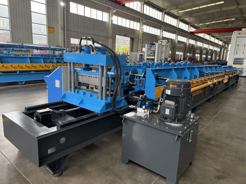 "Russian-style" cable tray roll forming machine