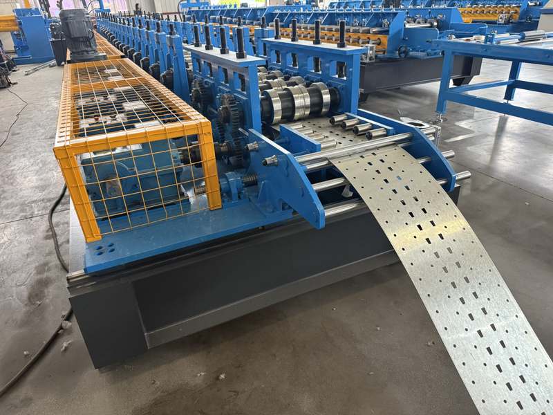 "Russian-style" cable tray roll forming machine