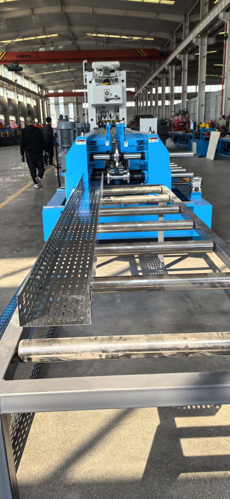 电缆桥架成型机