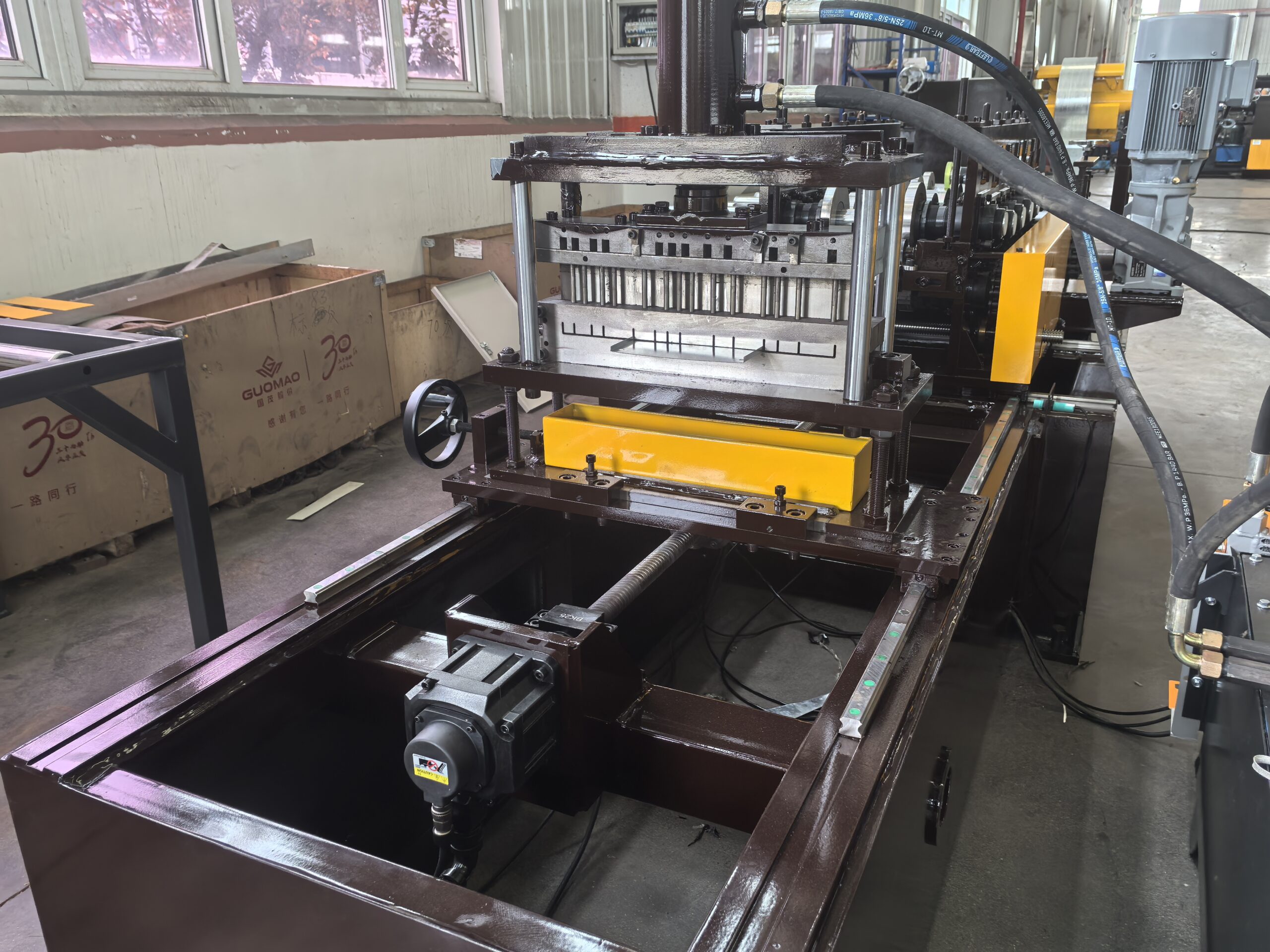 Cut-and-Cover Plate Cable Tray Forming Machine