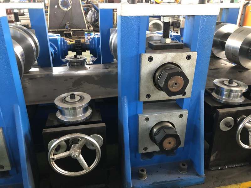 High Speed Guardrail Forming Machine