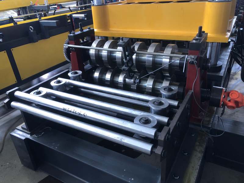High Speed Guardrail Roll Forming Machine