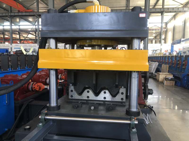 High Speed Guardrail Roll Forming Machine
