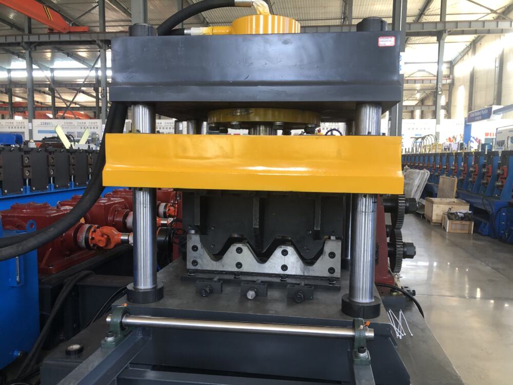 High Speed Guardrail Forming Machine