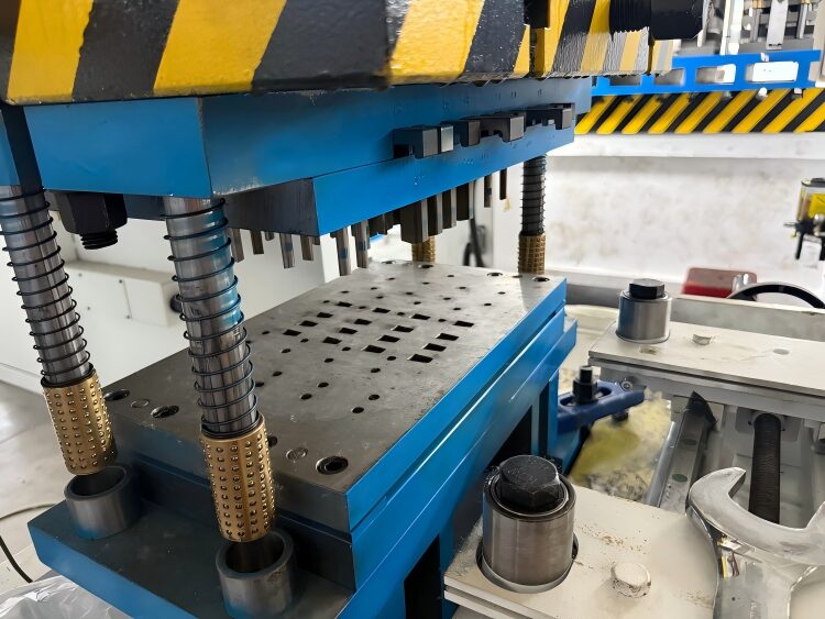 Rack Upright Roll Forming Machine