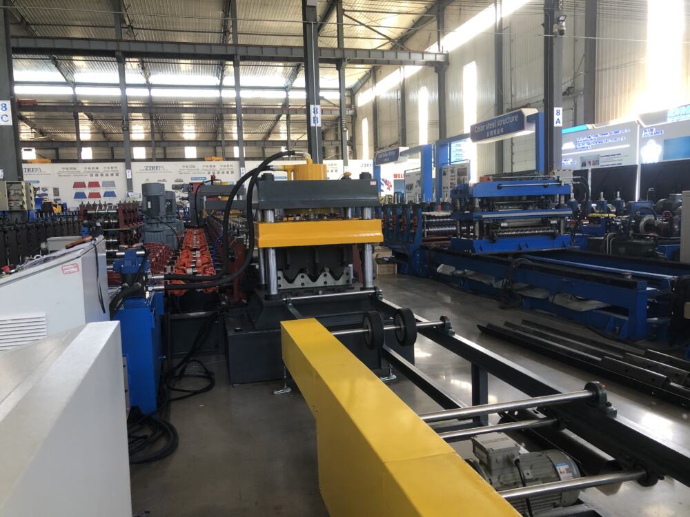 Máquina Perfiladora de Barandilla de Carretera