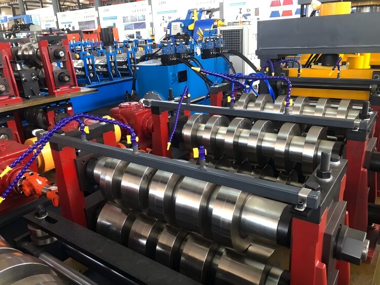 Máquina Perfiladora de Barandilla de Carretera