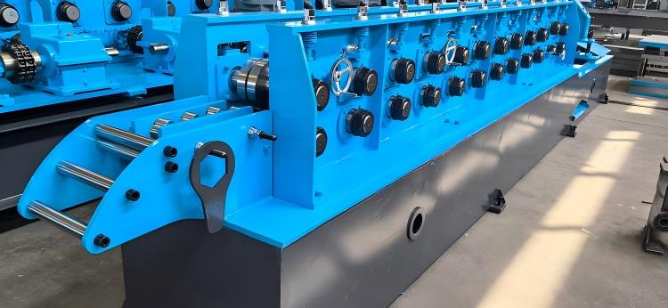 Russian Style Cable Tray Roll Forming Machine：GOST-Type Perforated & Ladder Tray Line